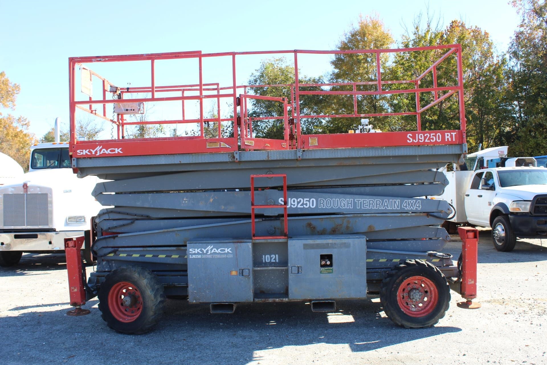 2002 SKYJACK SJ9250RT in Greensboro, NC