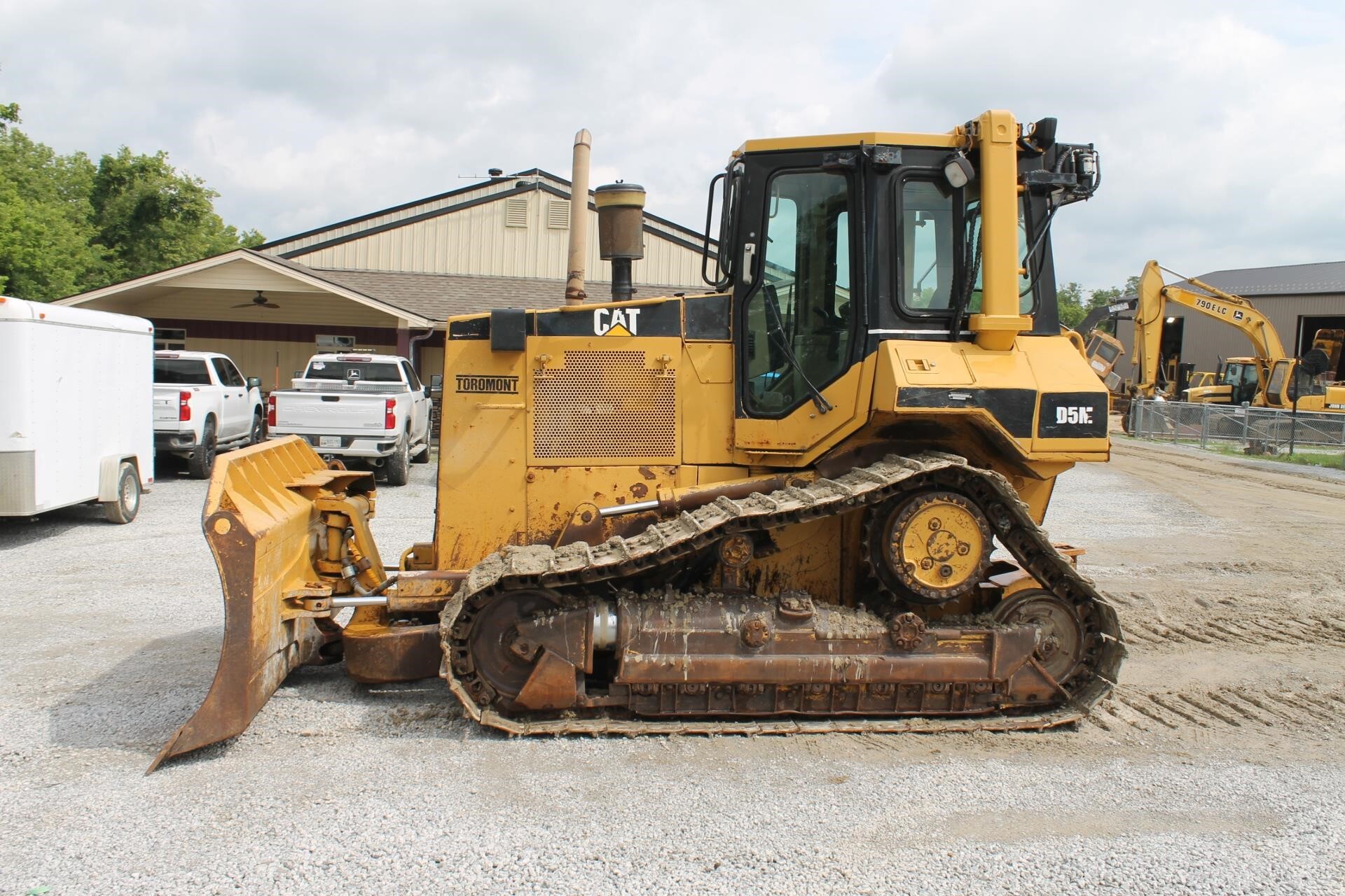 1999 CATERPILLAR D5M XL in Pleasureville, KY
