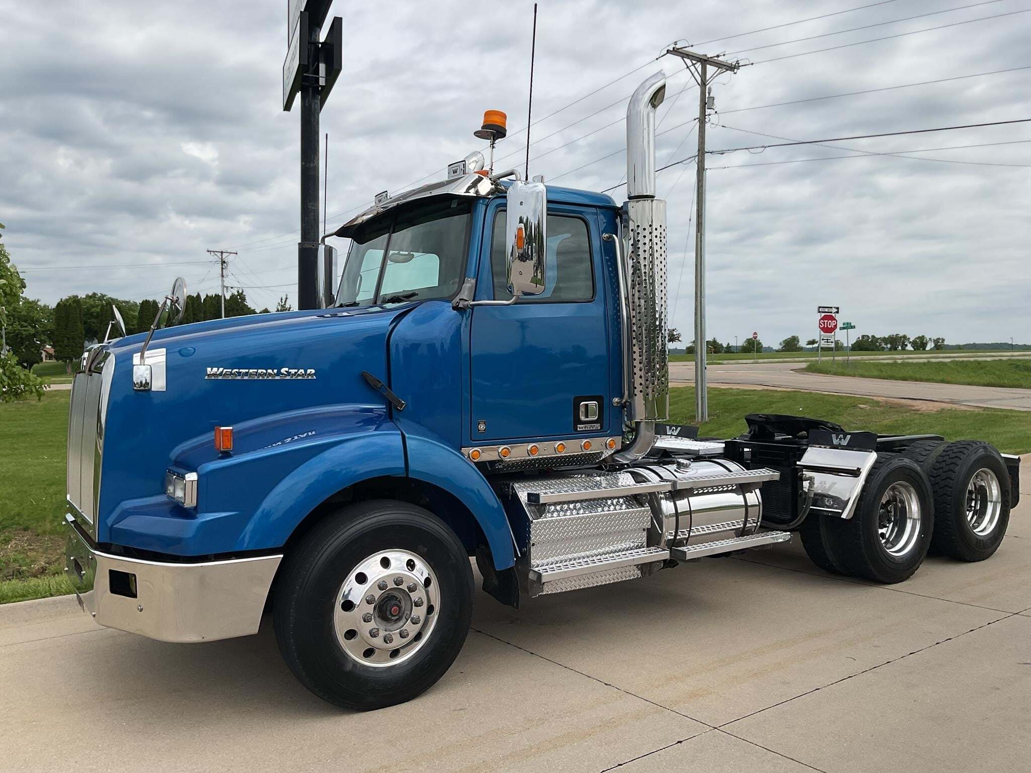 2016 WESTERN STAR CONVENTIONAL in Dubuque, IA