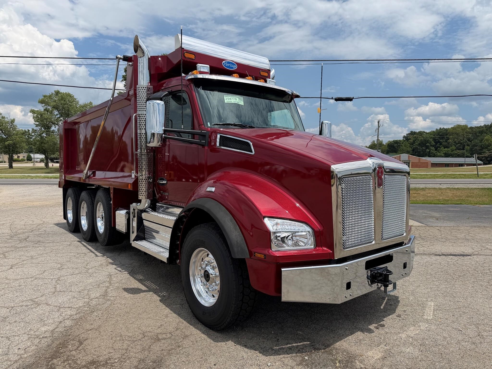 2027 KENWORTH T880 in Chatham, VA