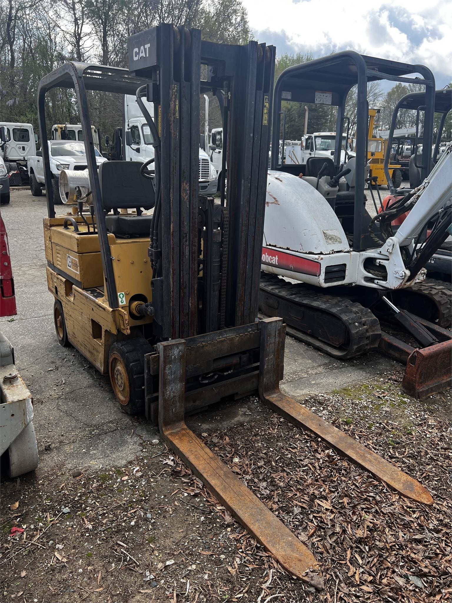 1990 CATERPILLAR T50D in Greensboro, NC