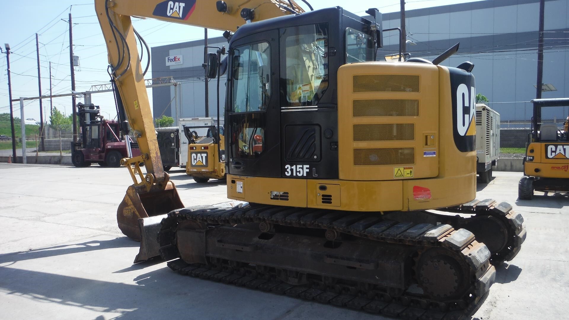 2017 CATERPILLAR 315FL in Newark, NJ