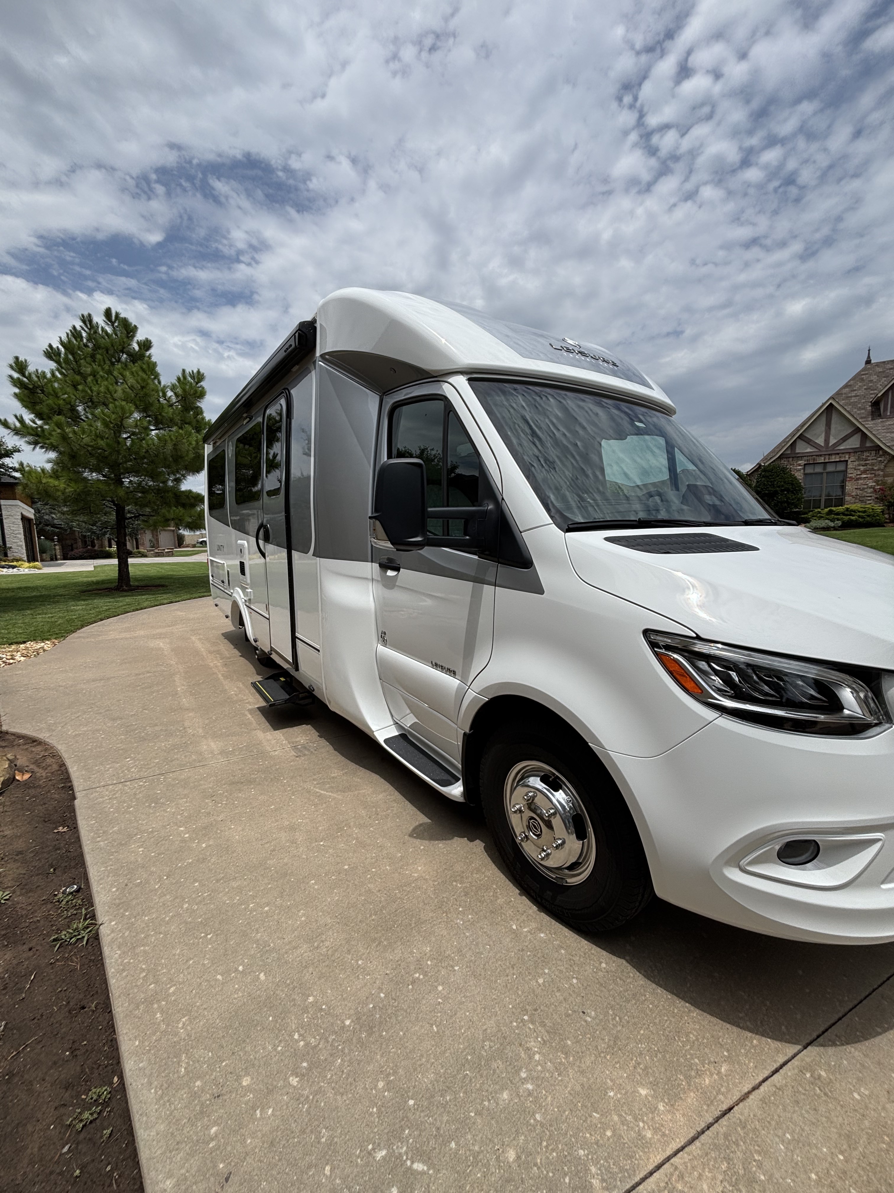 2025 Leisure Travel UNITY FX RV