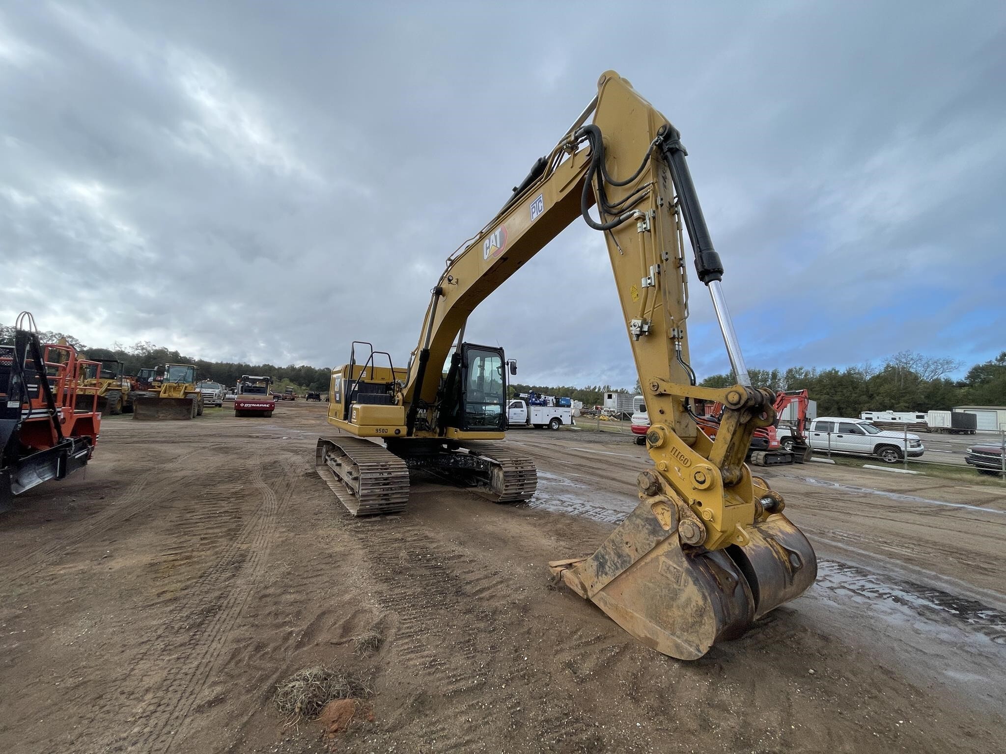 2019 CATERPILLAR 320 in Montrose, AL