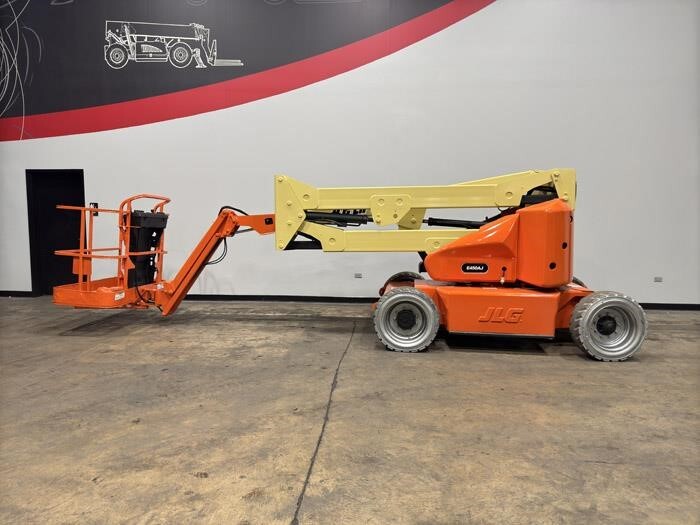 2013 JLG E450AJ in Cary, IL