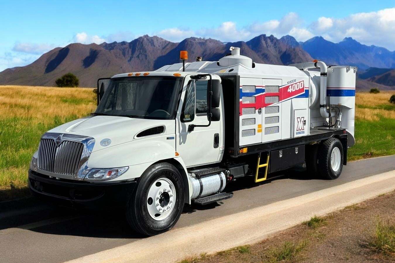 2015 INTERNATIONAL DURASTAR 4300 in Hatfield, PA