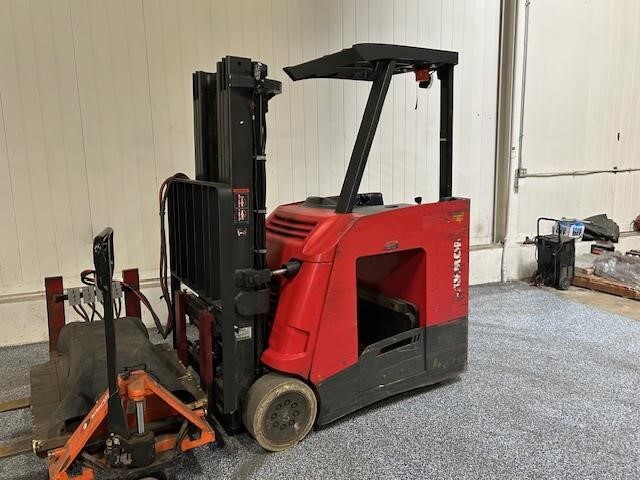 RAYMOND 425C40TT in Batavia, IL