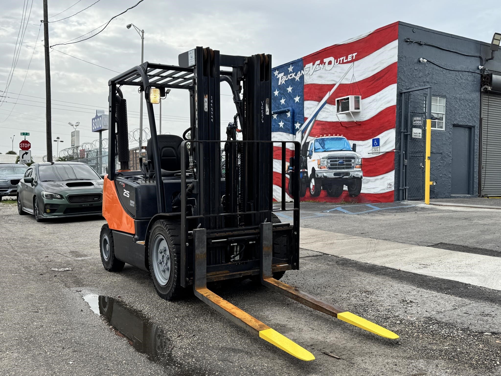 2007 DOOSAN D25S-5 in Miami, FL
