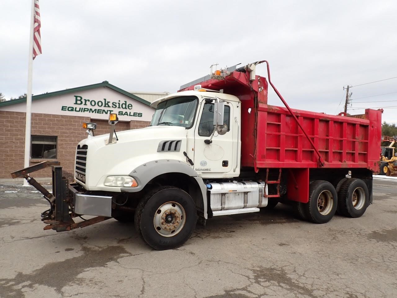 2013 MACK GRANITE GU533 in Phillipston, MA