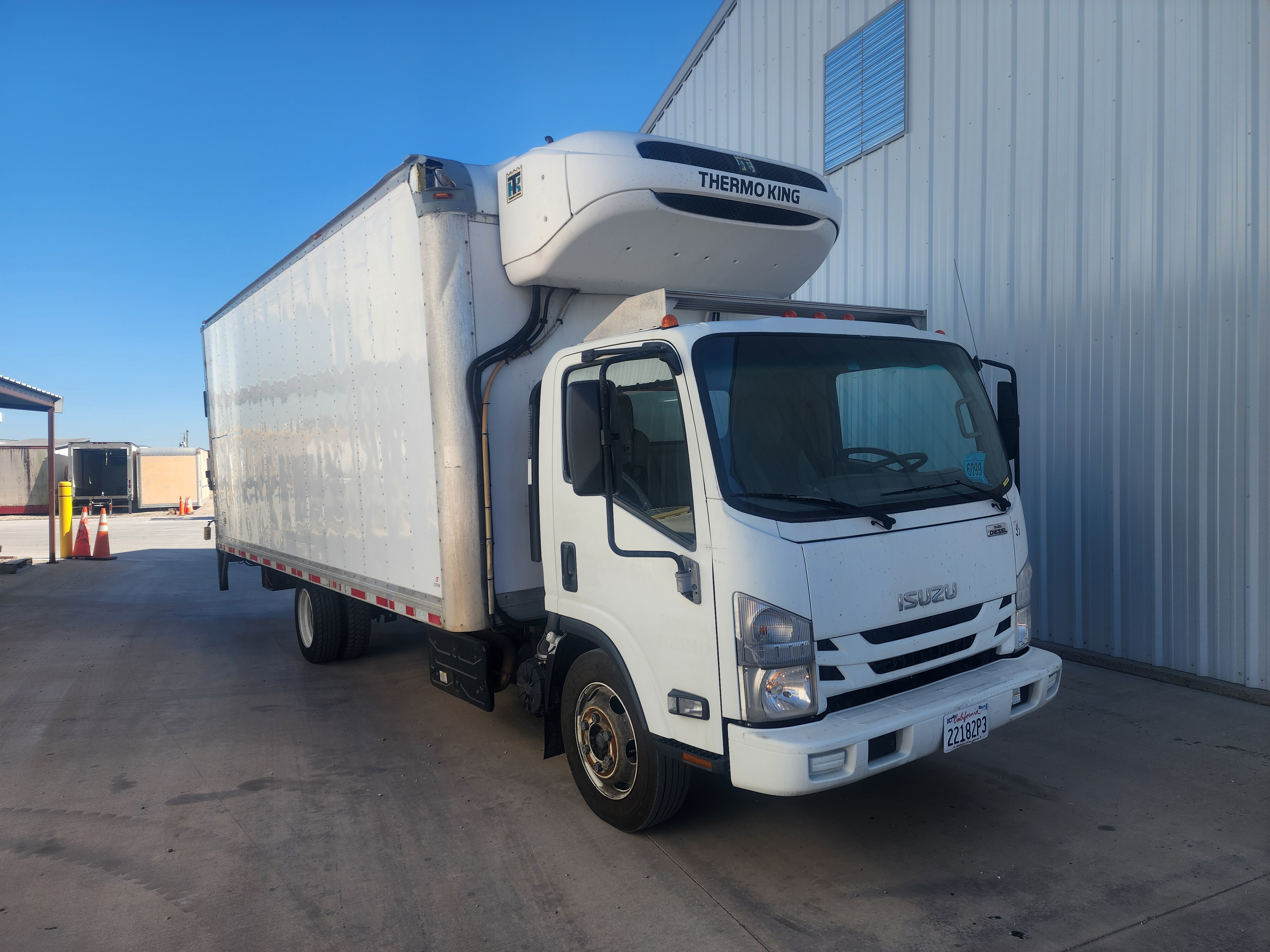 2018 ISUZU NRR Diesel 20' REEFER in Rockwall, TX