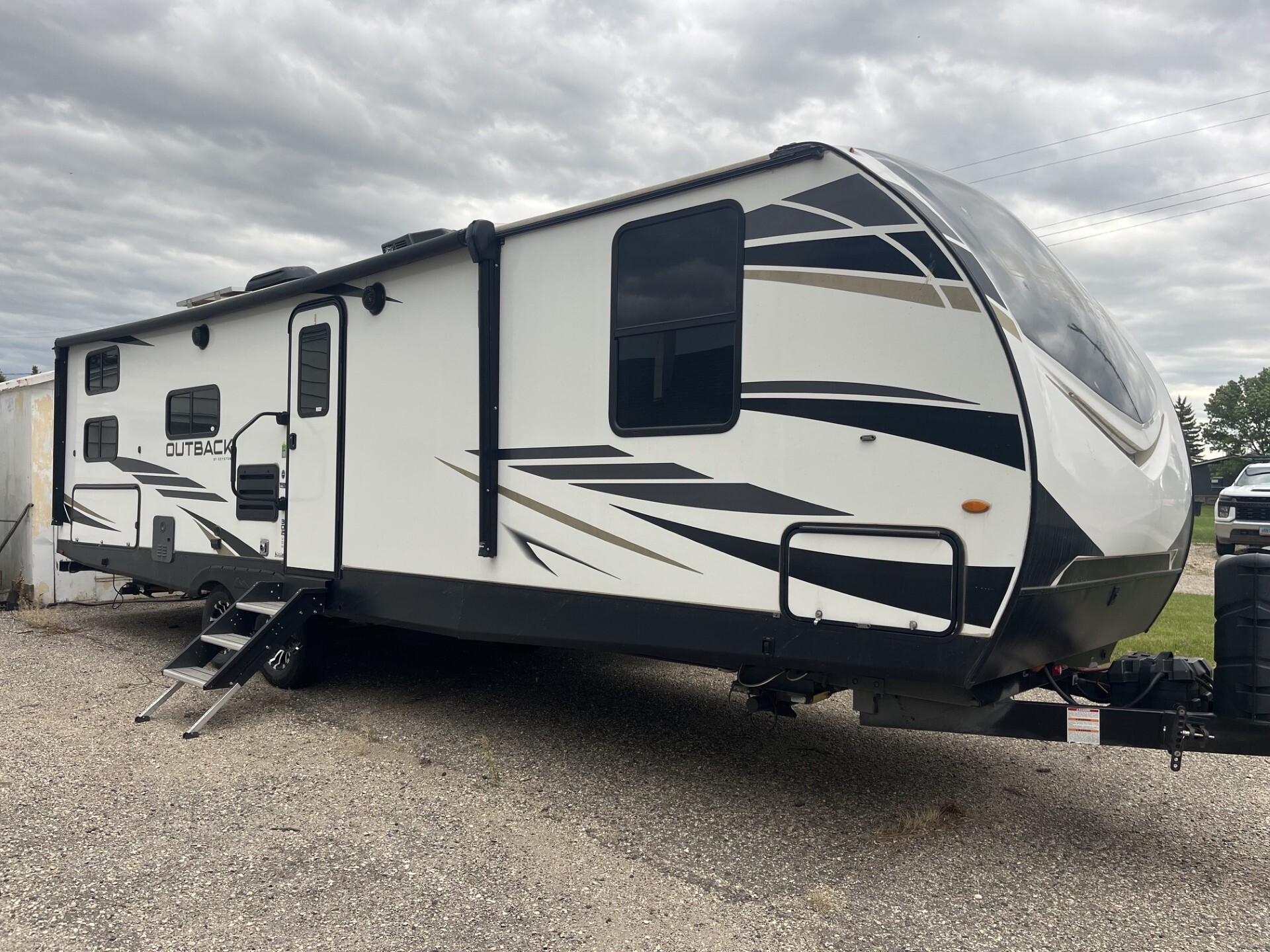 2022 Keystone OUTBACK ULTRA LITE 302UBH in tioga ND