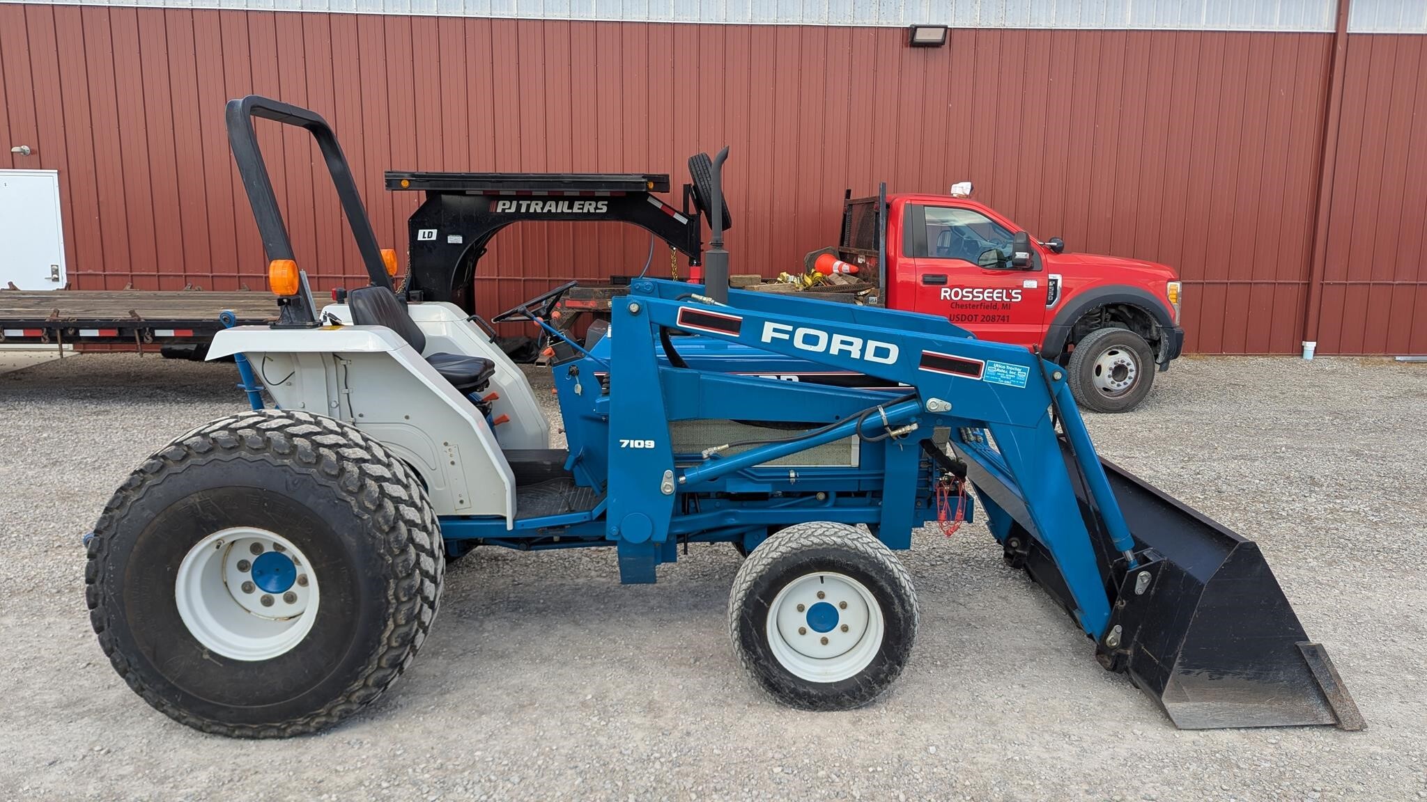 1990 FORD 2120 in Lenox, MI