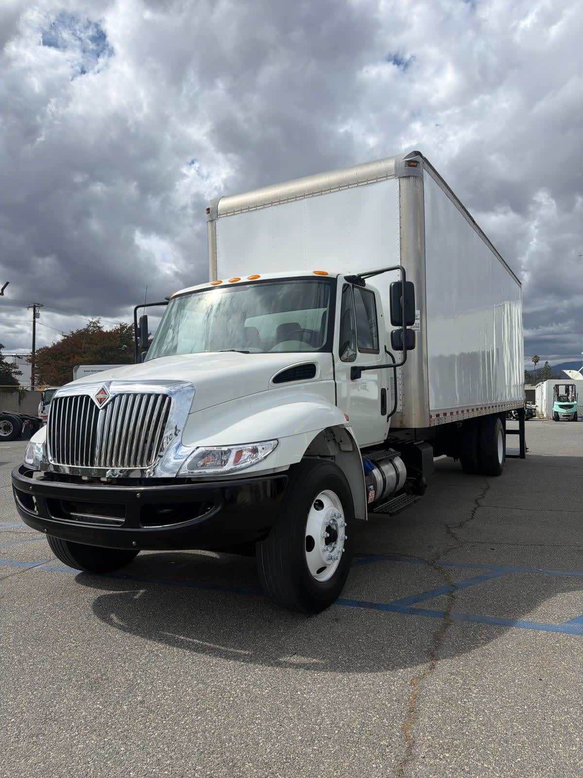2017 INTERNATIONAL 4300 in Pomona, CA