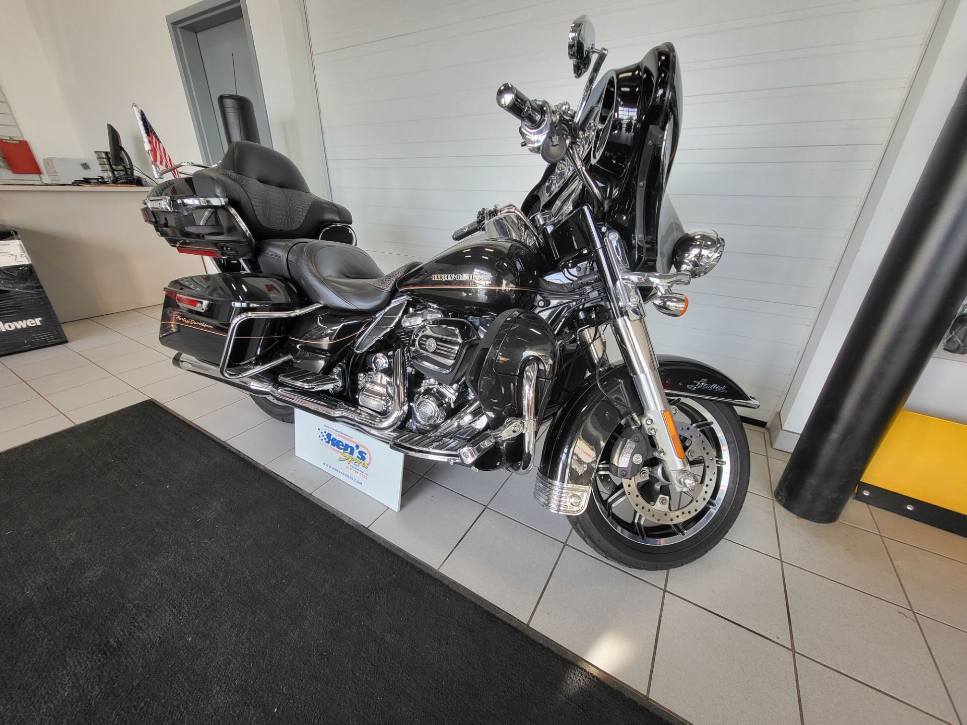 2017 Harley-Davidson Ultra Limited ULTRA LIMITED in Kaukauna, WI