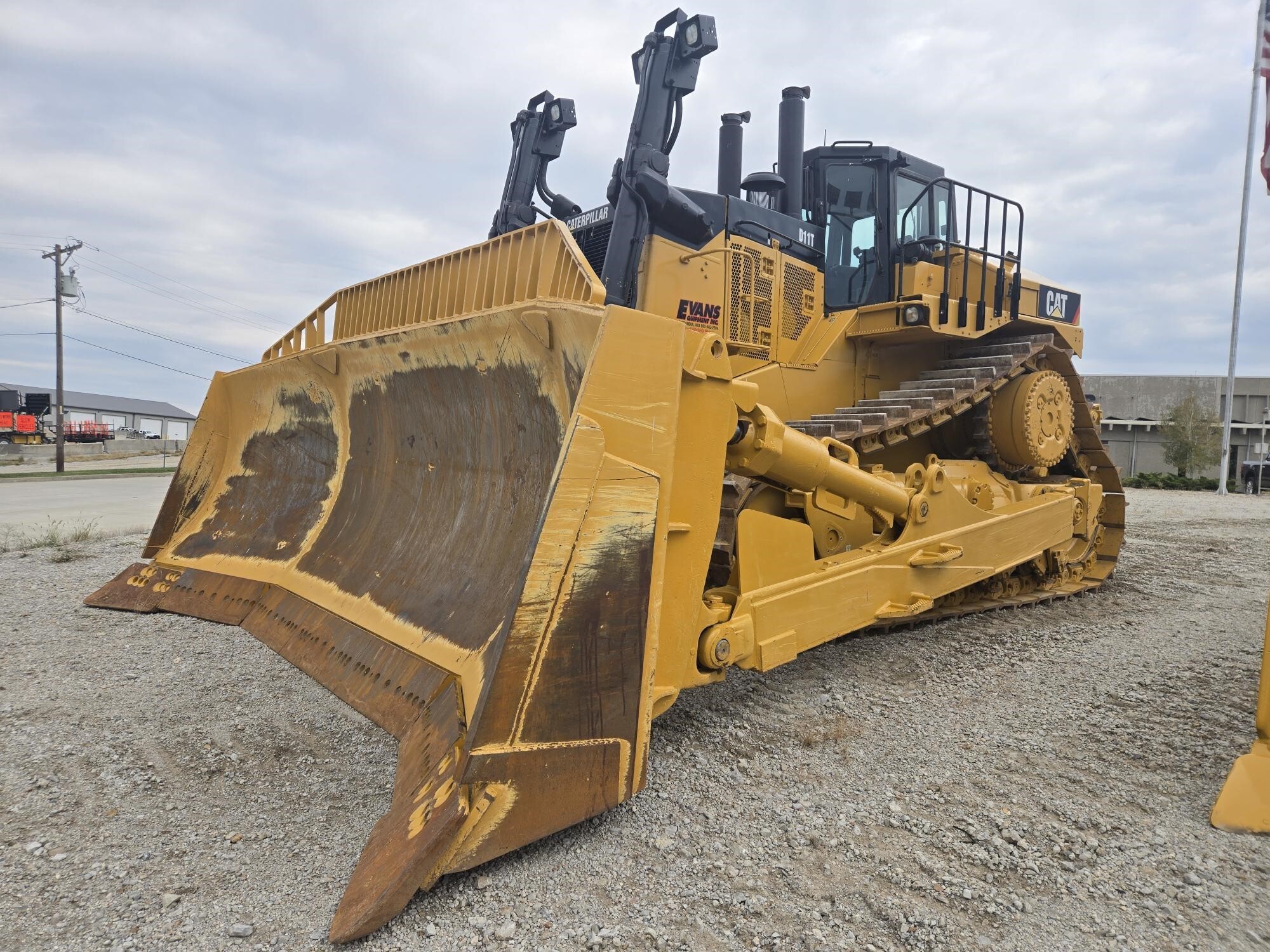 2010 CATERPILLAR D11T in Lees Summit, MO
