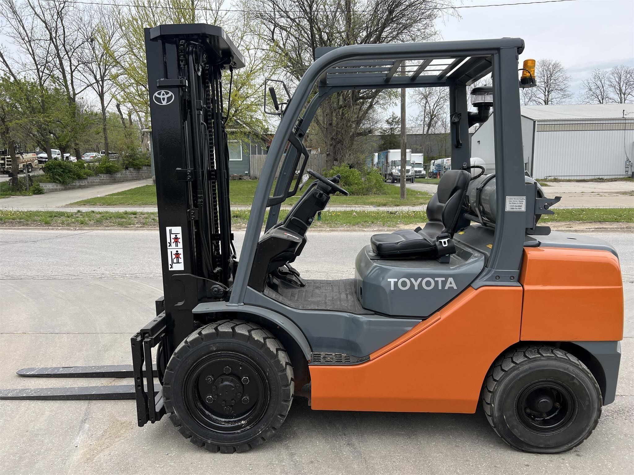 2014 TOYOTA 8FGU30 in Des Moines, IA