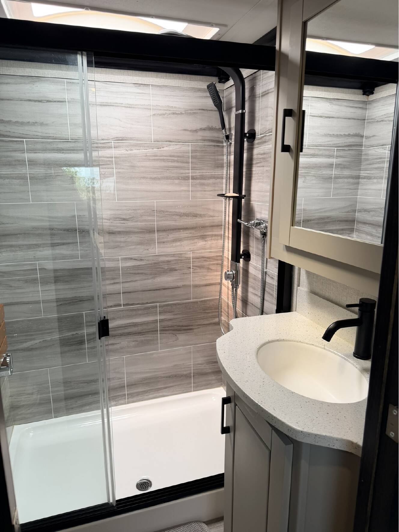A photo of this 2021 Redwood REDWOOD 3401RL