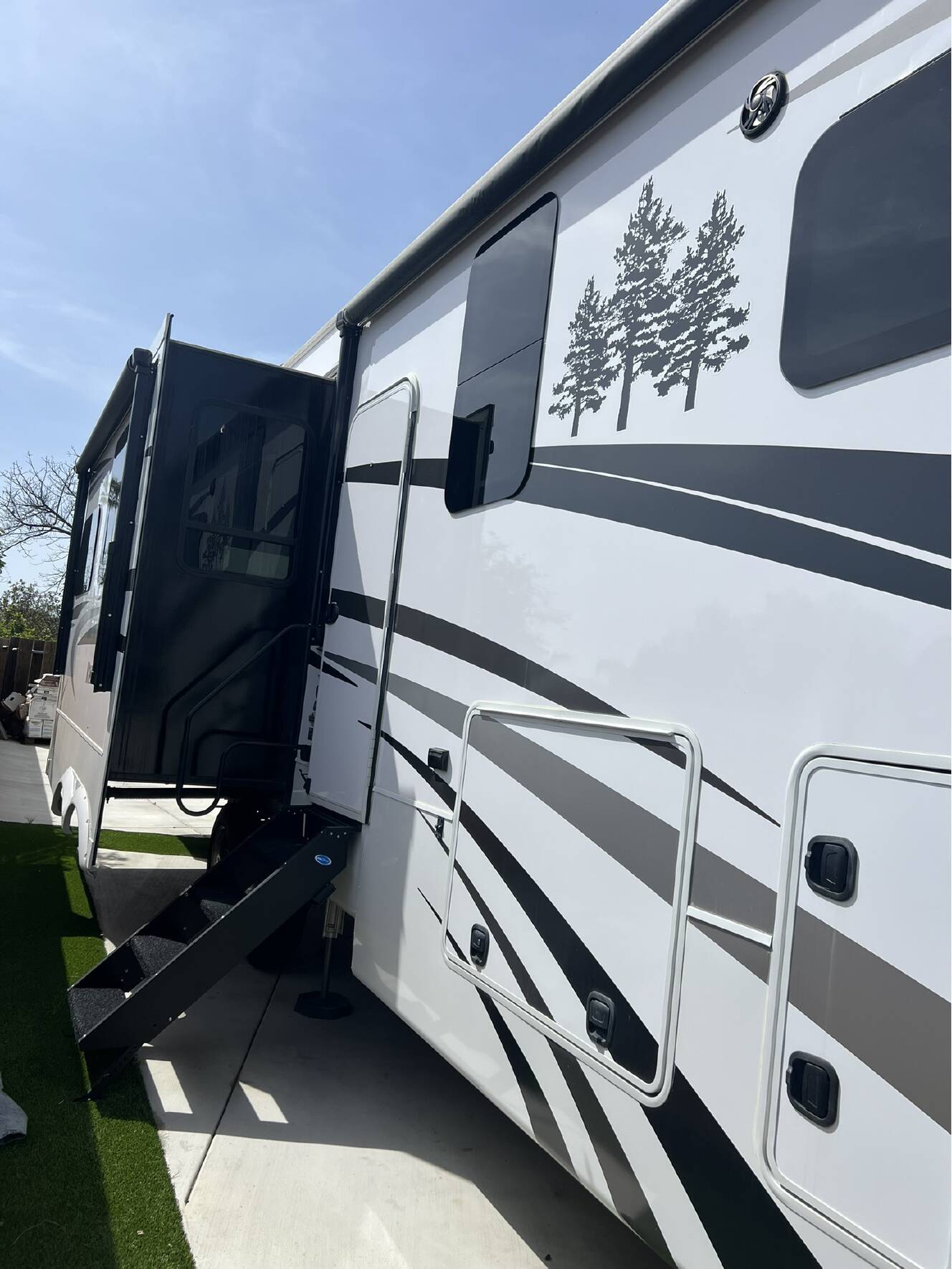 A photo of this 2021 Redwood REDWOOD 3401RL