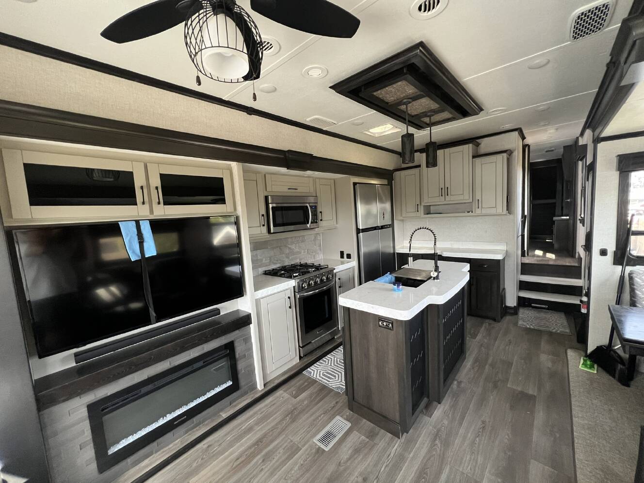 A photo of this 2021 Redwood REDWOOD 3401RL