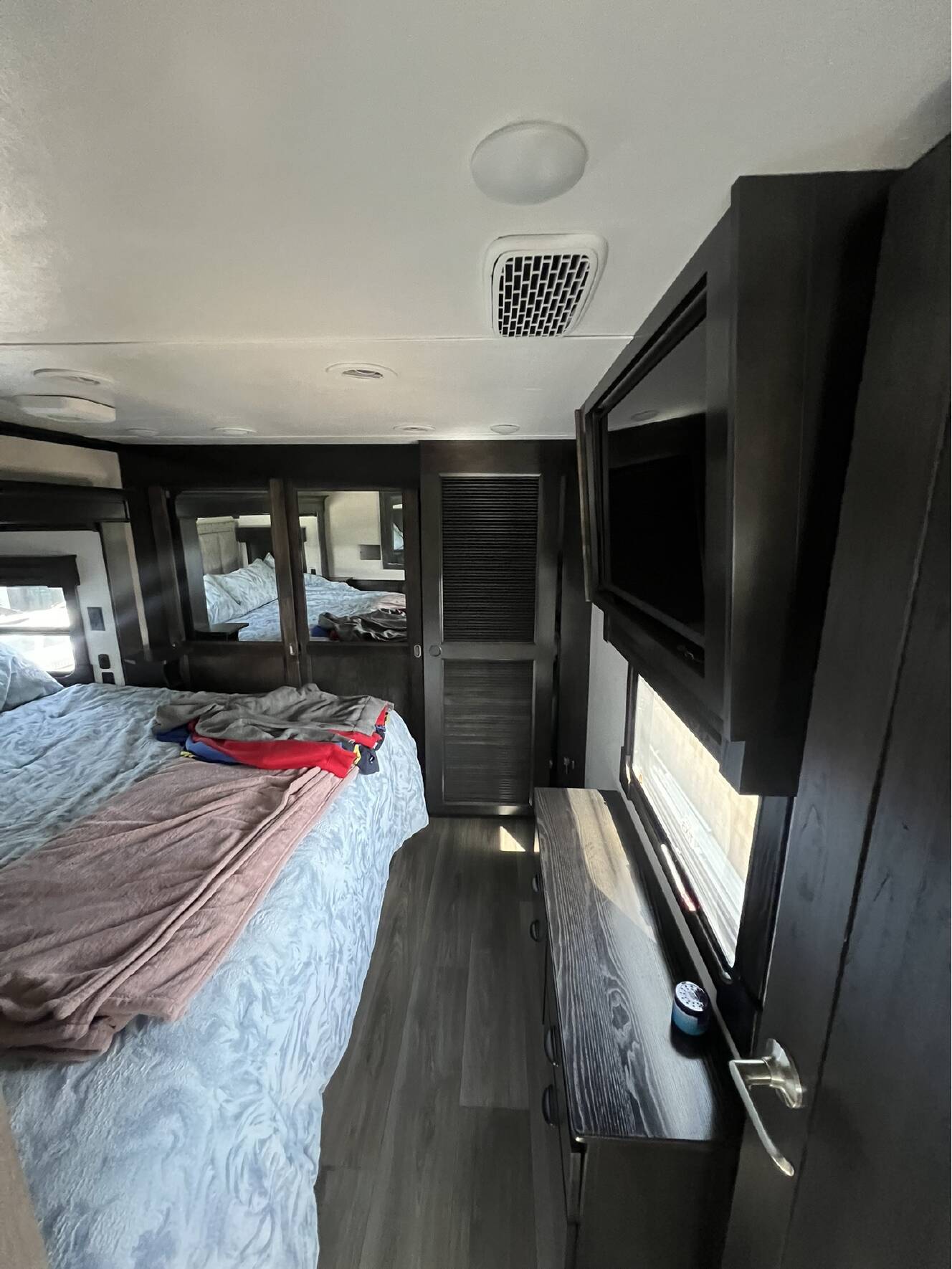 A photo of this 2021 Redwood REDWOOD 3401RL