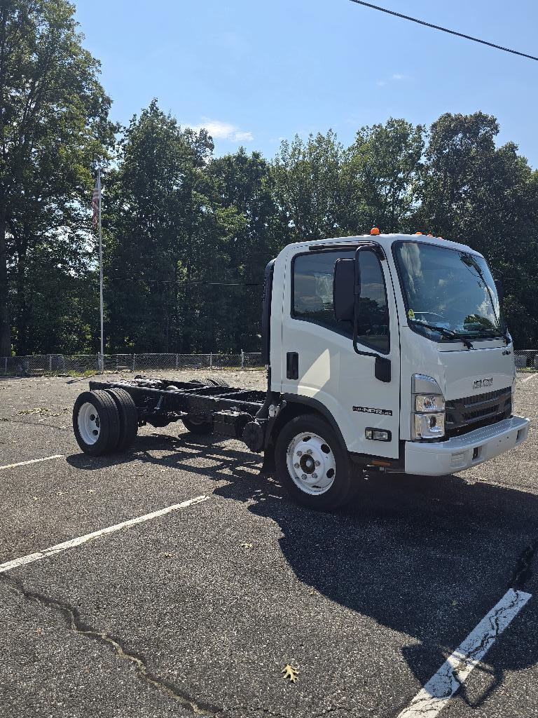 2024 ISUZU NPR HD in Altavista, VA
