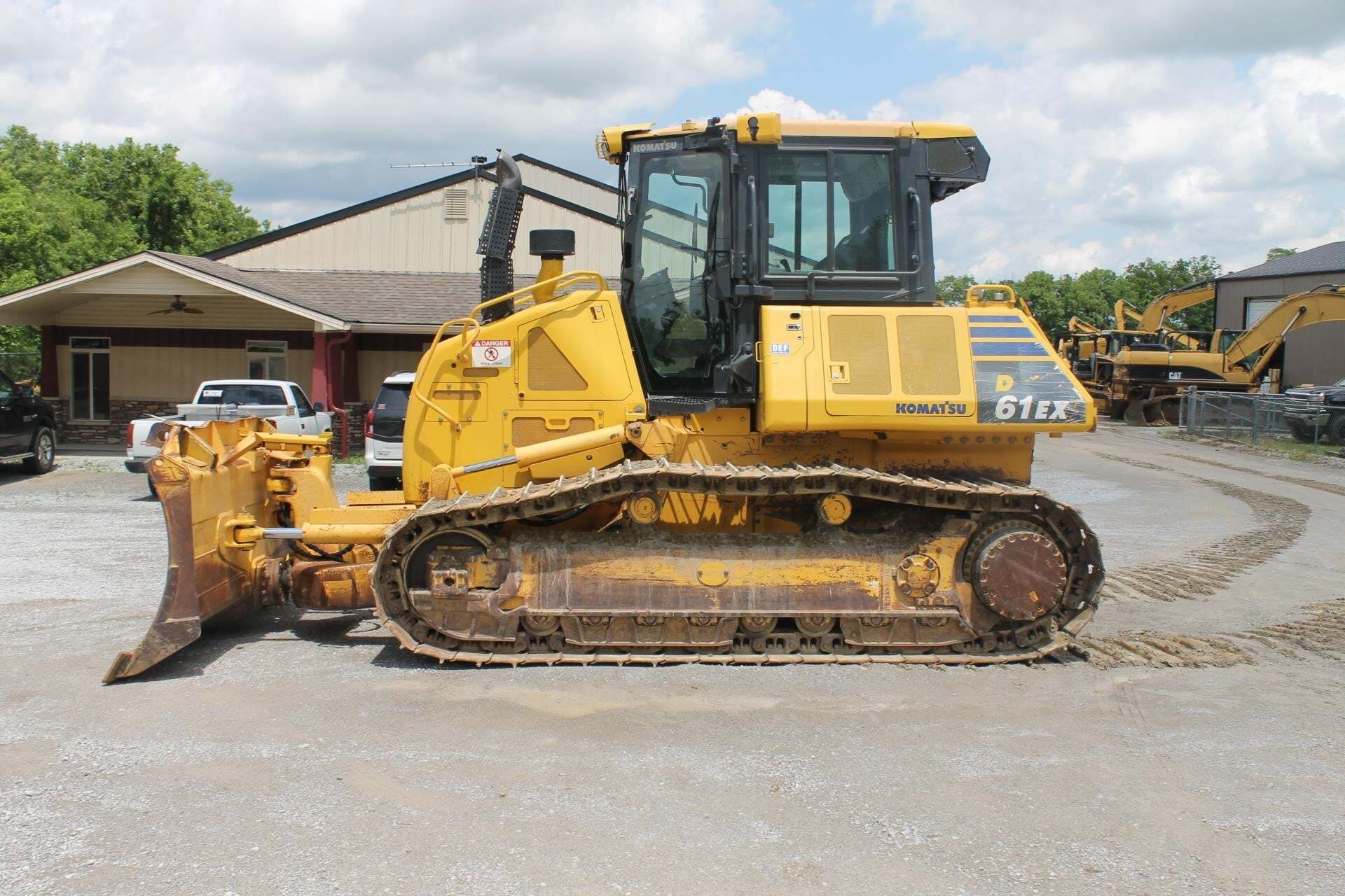 2018 KOMATSU D61EX-24 in Pleasureville, KY