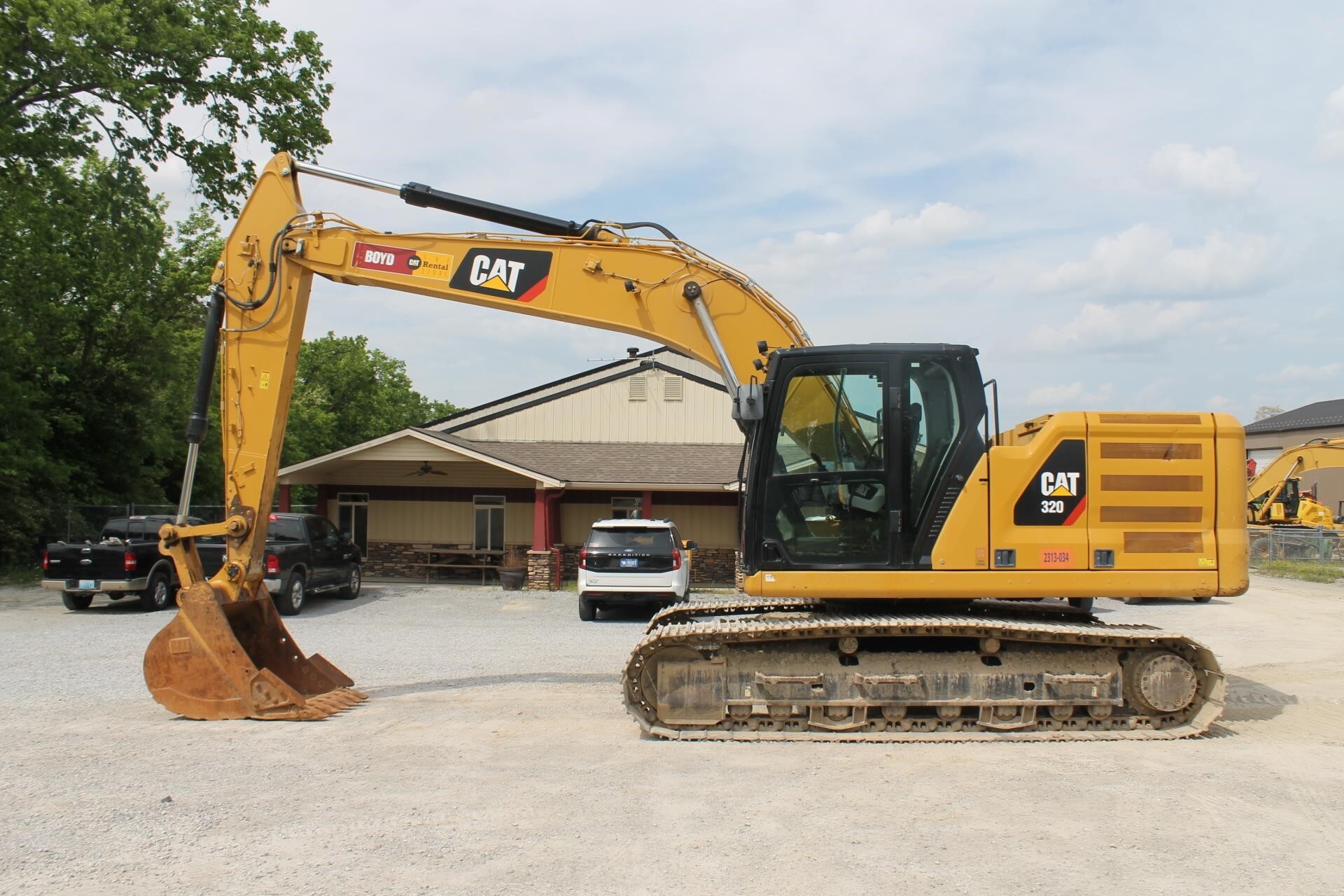 2019 CATERPILLAR 320 in Pleasureville, KY