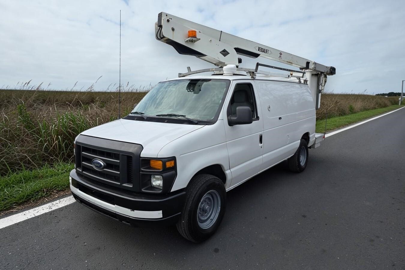 2011 VERSALIFT VAN TEL29N in Hatfield, PA