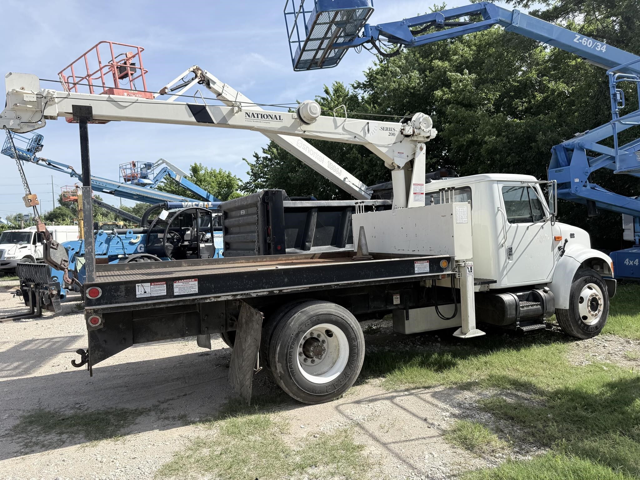 2002 INTERNATIONAL 4700 in Irving, TX
