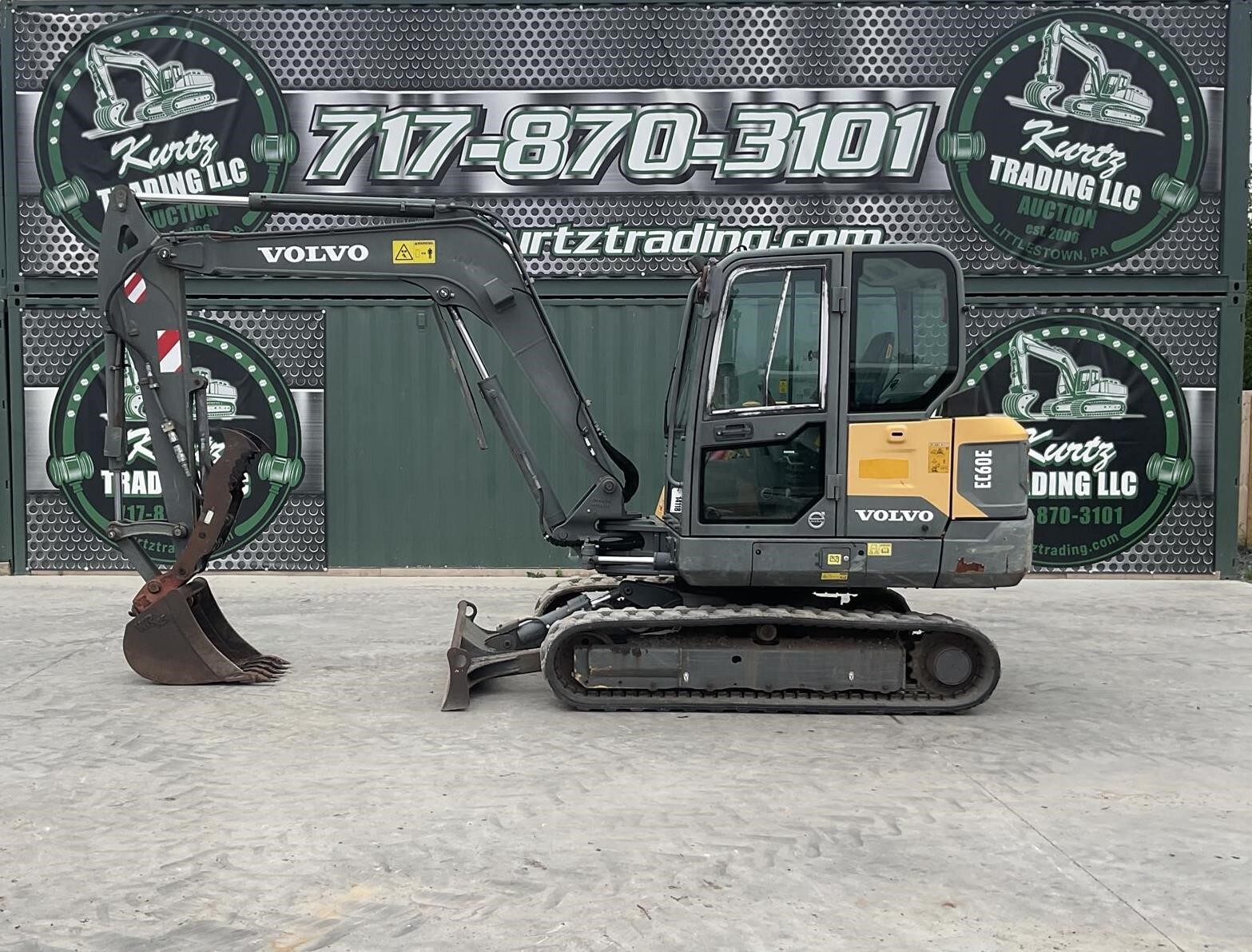 2017 VOLVO EC60E in Littlestown, PA