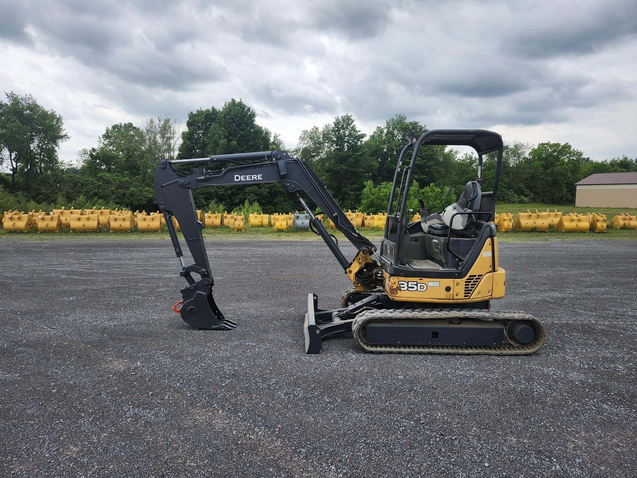 2012 DEERE 35D in Weedsport, NY