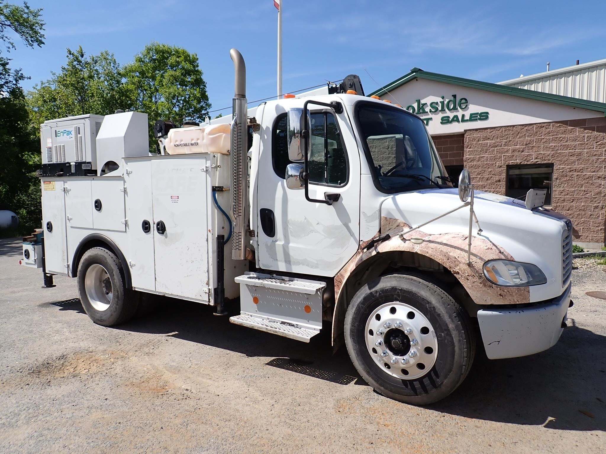 2016 FREIGHTLINER BUSINESS CLASS M2 106 in Phillipston, MA