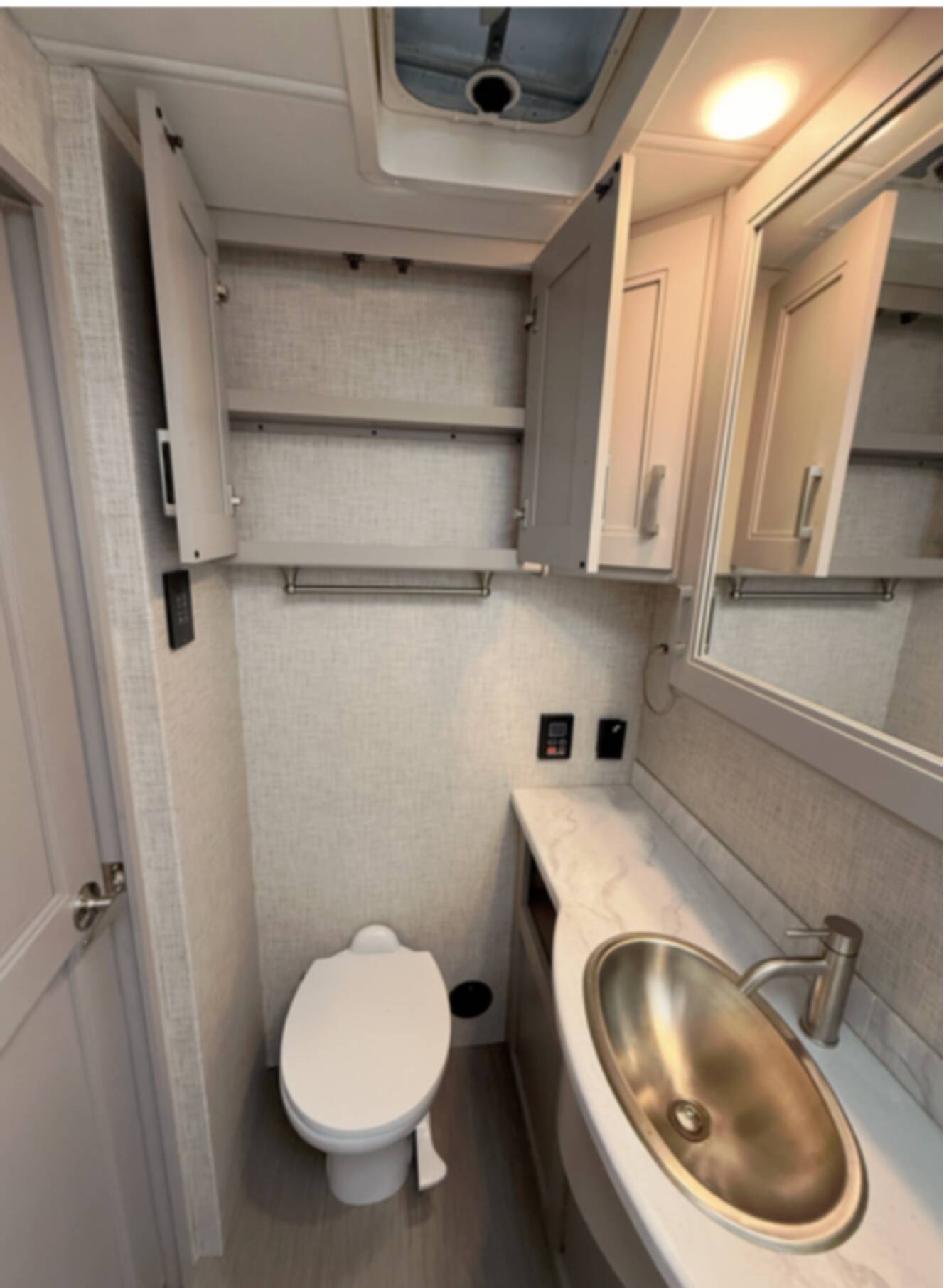 A photo of this 2024 Thor Motor Coach INCEPTION 38DX