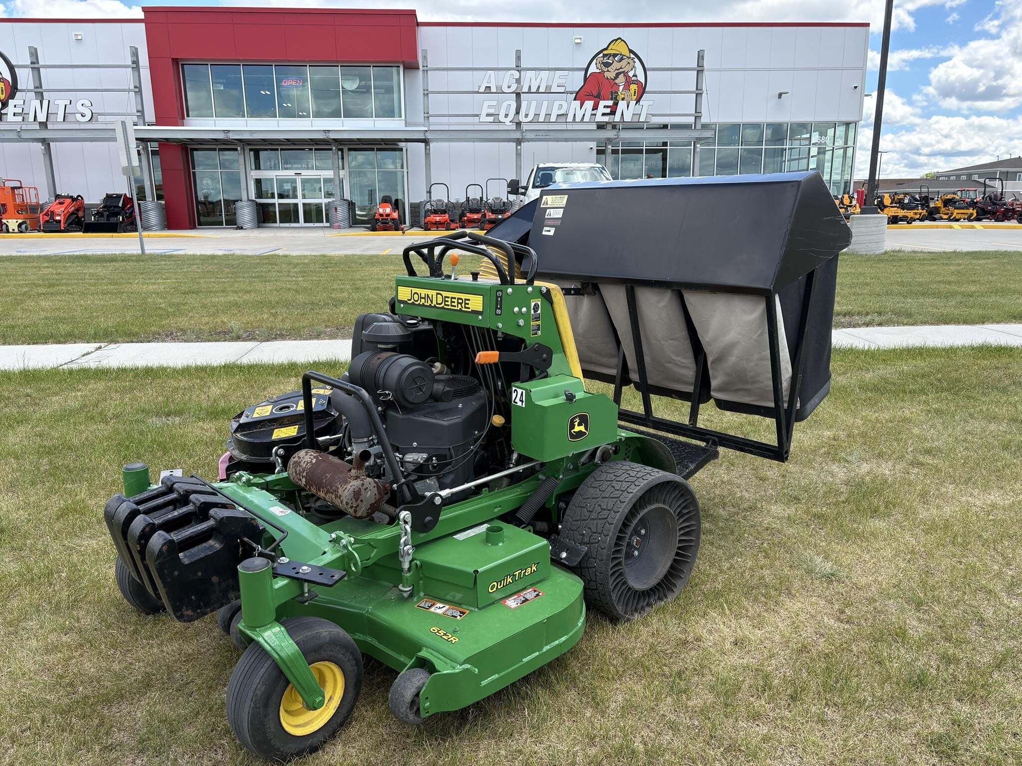 2023 JOHN DEERE 652R in Fargo, ND