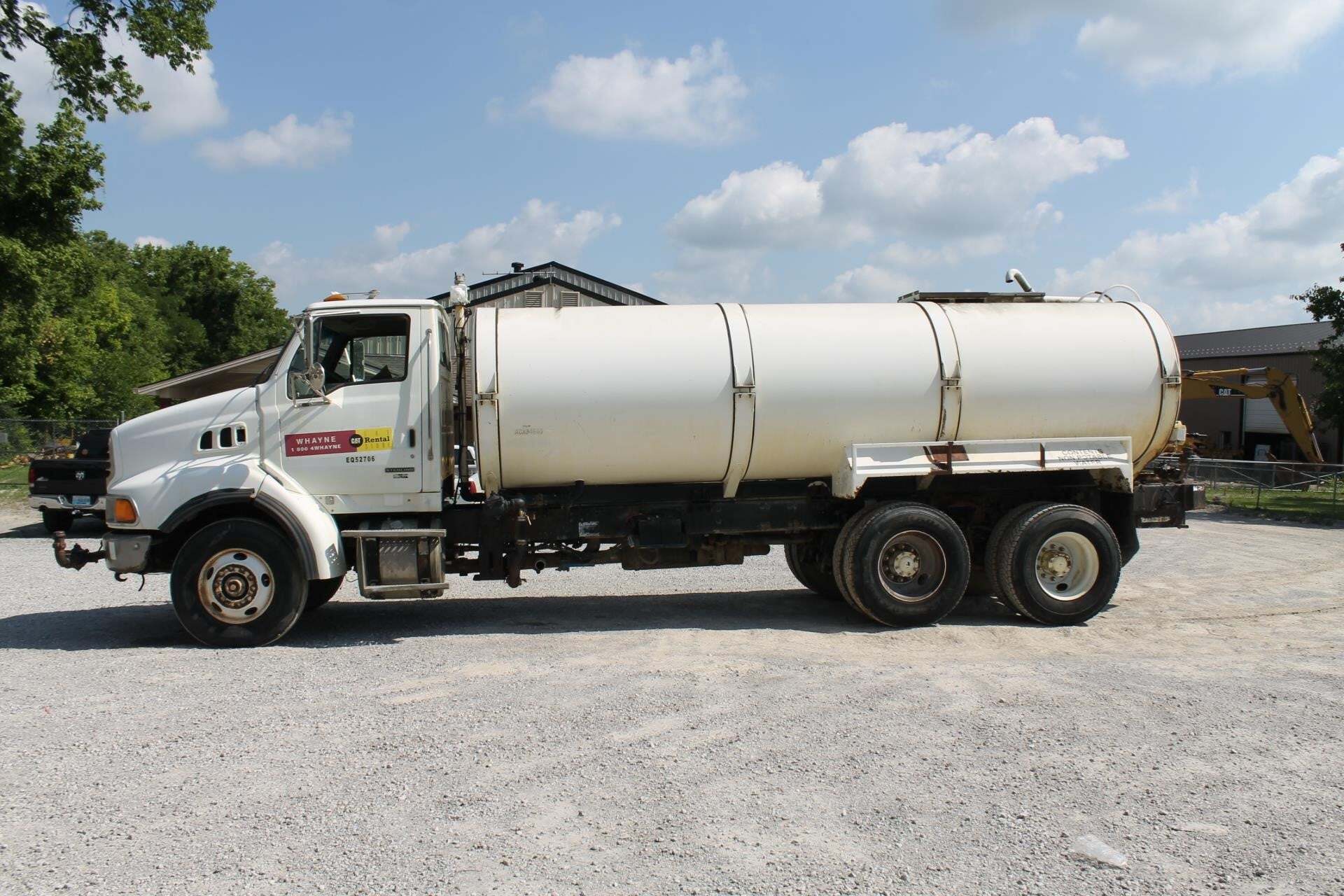 2007 STERLING LT9500 in Pleasureville, KY