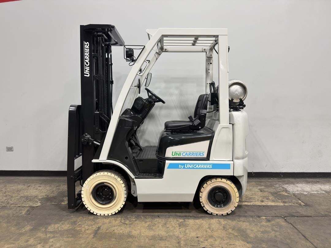 2020 UNICARRIERS AF30 in Palmetto, FL