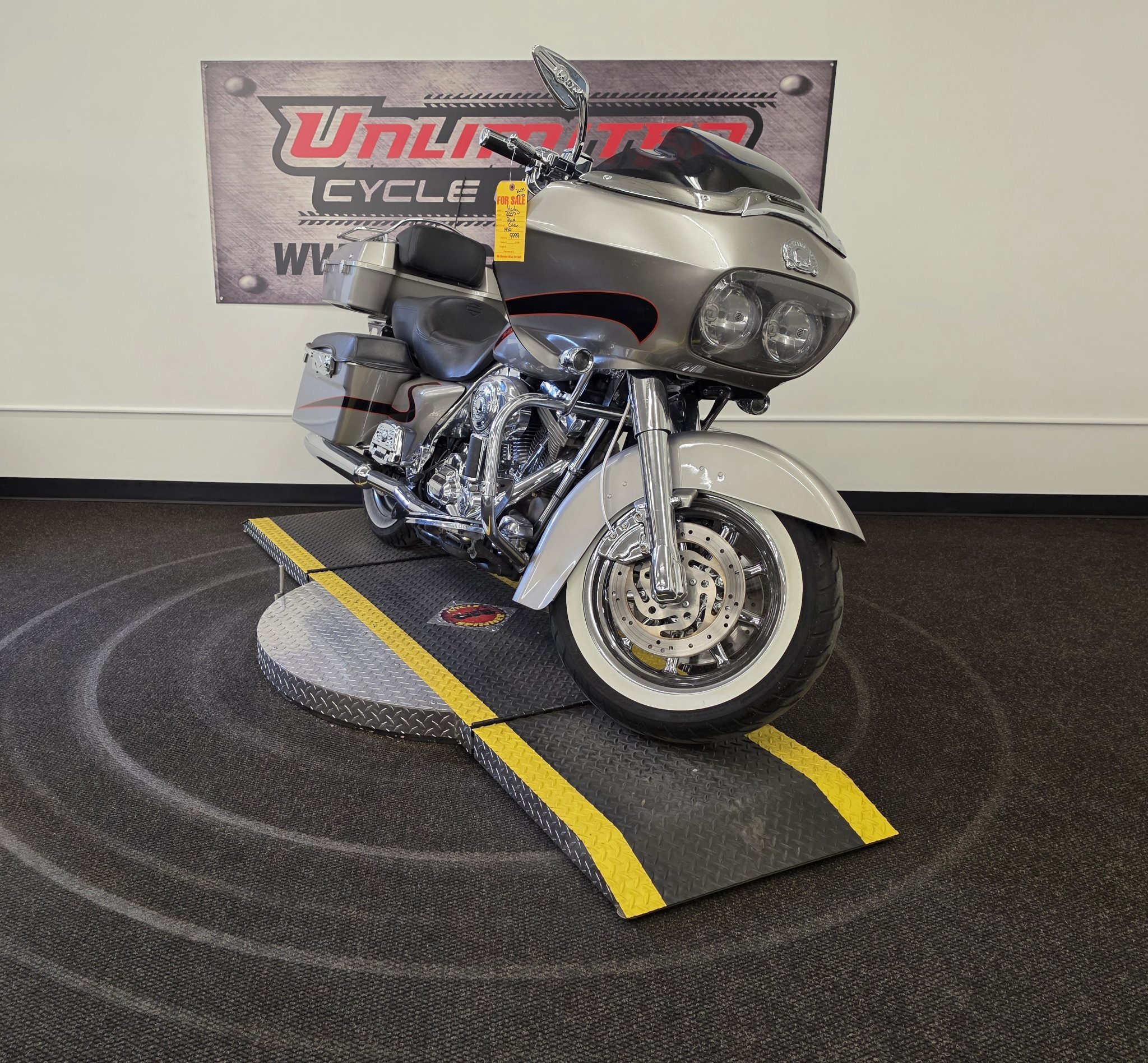 Silver 2007 Harley-Davidson Road Glide Motorcycles For Sale