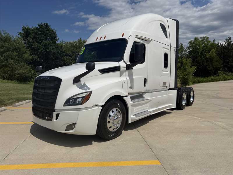 2023 FREIGHTLINER CASCADIA 126 in Memphis, TN