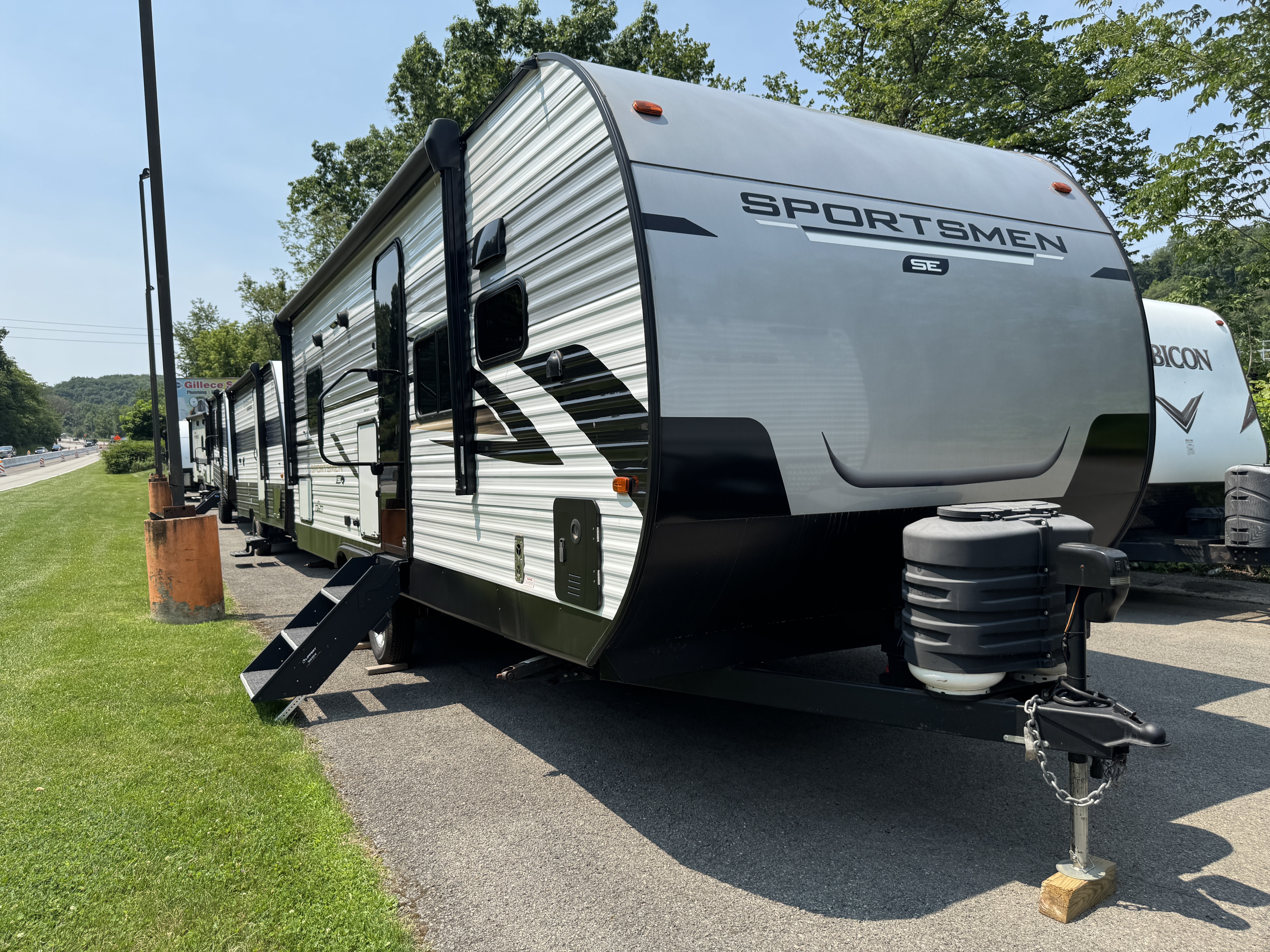 2024 Kz Rv Sportsmen SE 231FKKSE in butler PA