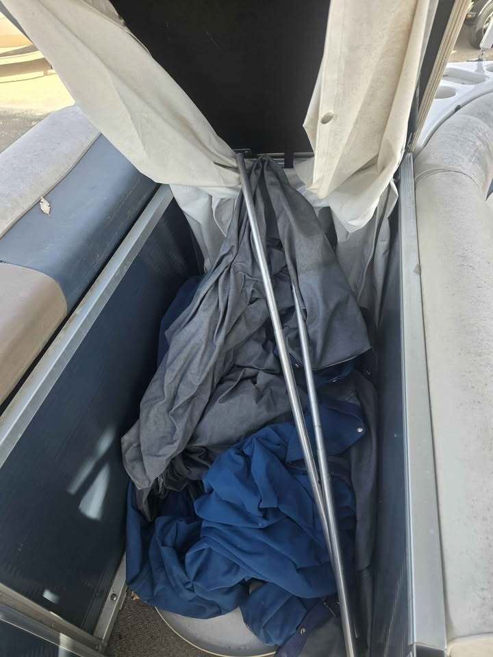 2010 Misty Harbor 2285 CF in west bend WI