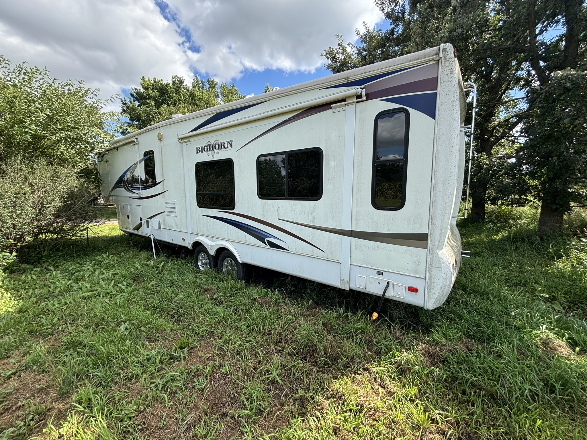 2011 Heartland BIGHORN 3385RL in dallas TX