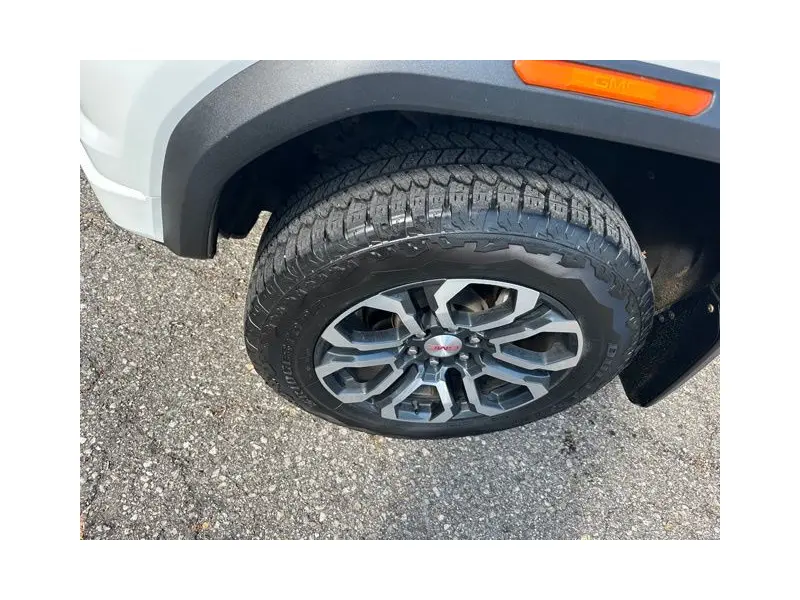 2023 GMC CANYON