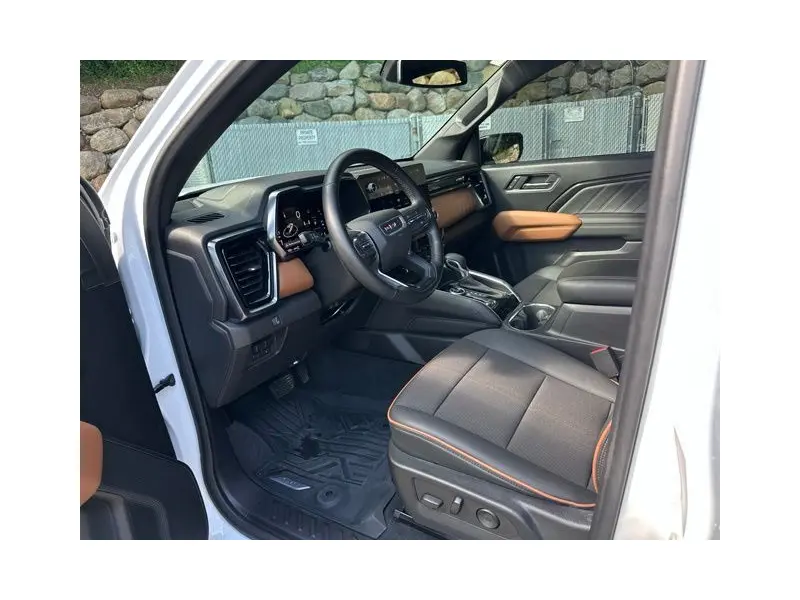 2023 GMC CANYON