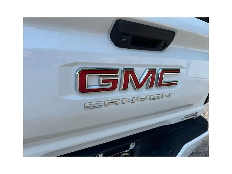 2023 GMC CANYON