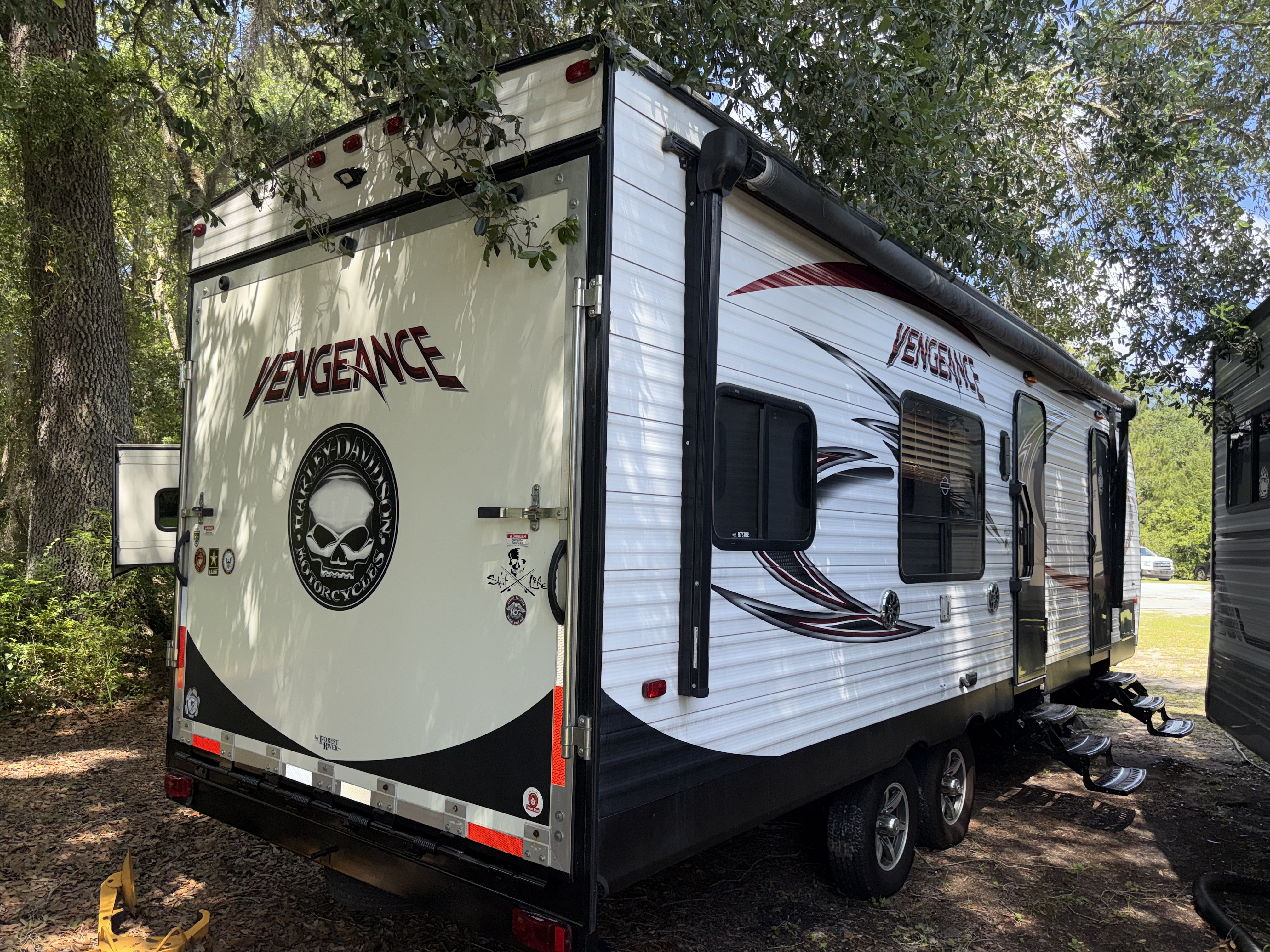 2016 Forest River VENGEANCE SUPER SPORT 25V in waldo FL