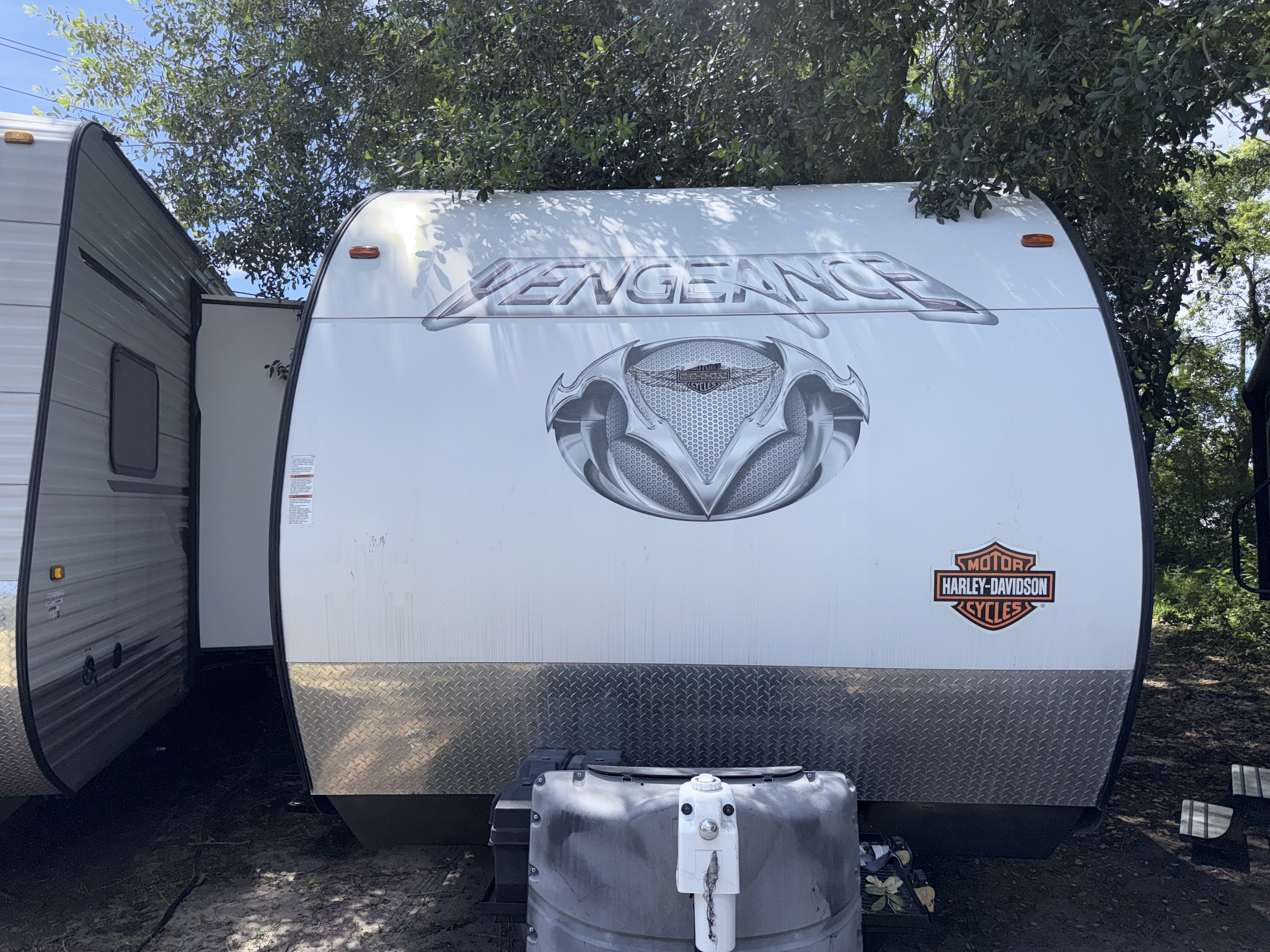 2016 Forest River VENGEANCE SUPER SPORT 25V in waldo FL