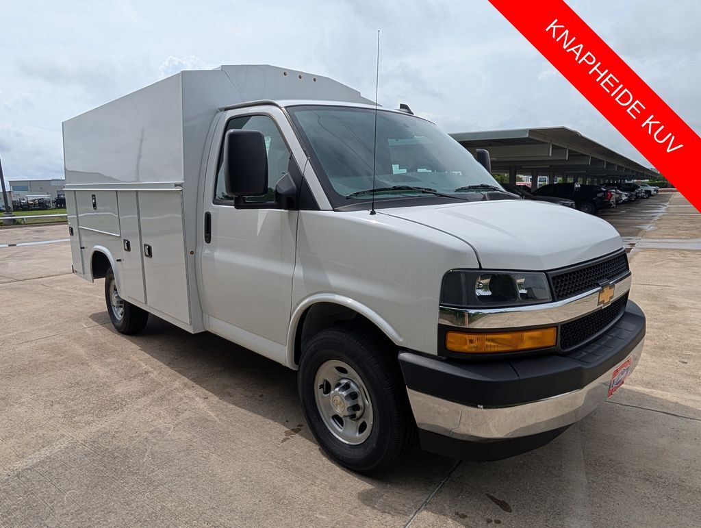 2025 CHEVROLET Express 3500 in Mckinney, TX