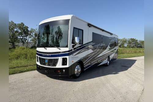 2027 Holiday Rambler Vacationer 33C in pendleton IN