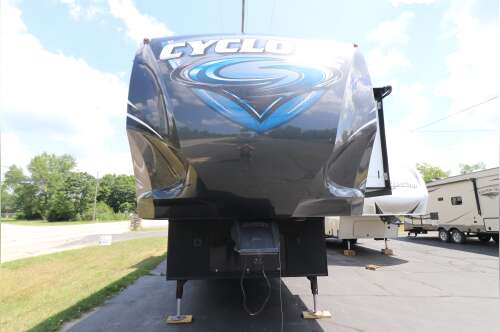 2015 Heartland CYCLONE 4100 in twin lake MI