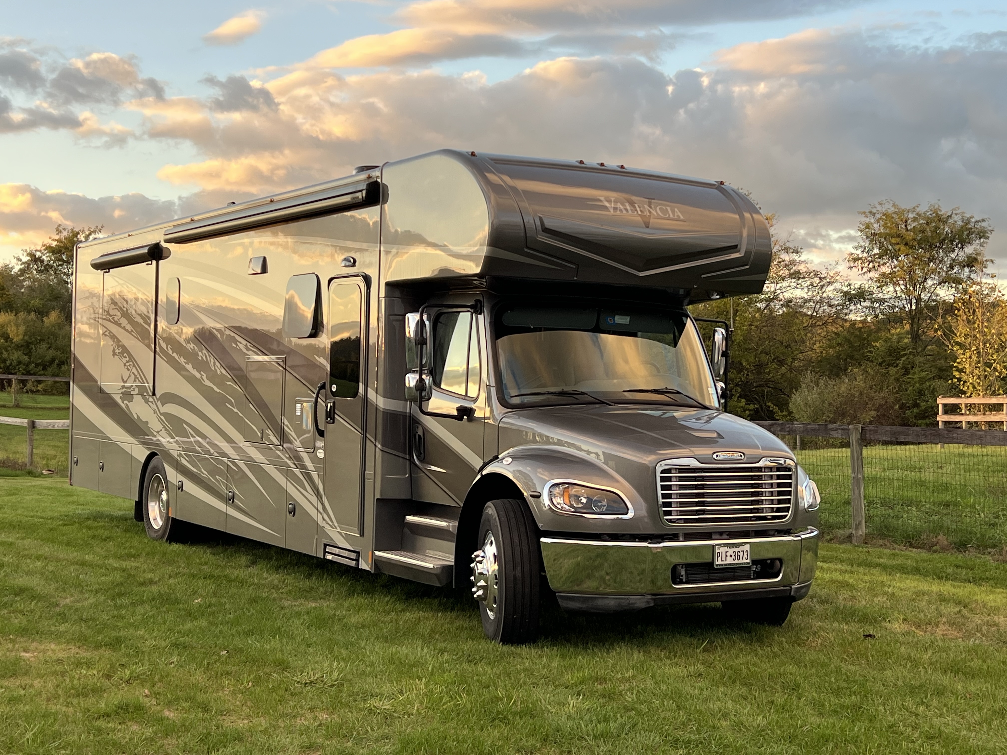 2021 Renegade VALENCIA 38RB RV
